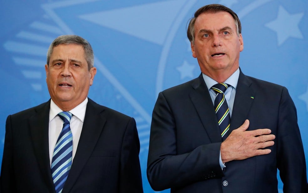 Bolsonaro confirma Braga Netto como vice em sua chapa