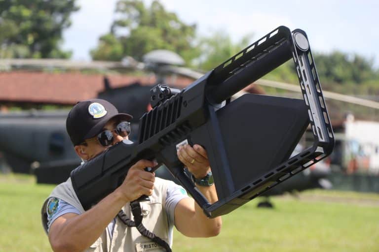 DroneGun Tactical operado por integrante do GSI