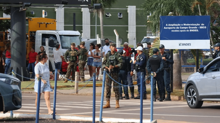 Exército faz segurança de Lula no aeroporto de Campo Grande