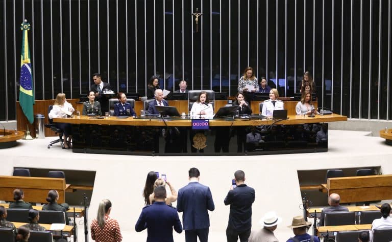 A cerimônia reuniu militares das três Forças, parlamentares e o ministro da Defesa, José Múcio Monteiro - Vinicius Loures / Câmara dos Deputados