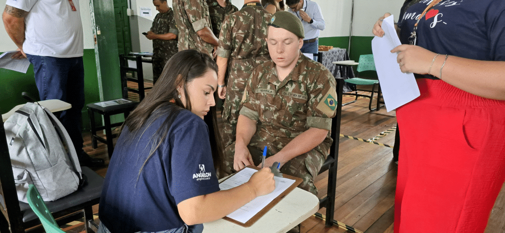 Soldado do Exército em entrevista de emprego (Imagem: 63º Batalhão de Infantaria)