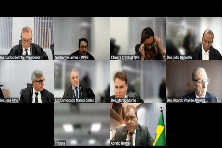 Advogado ostentava bandeira do Brasil e usava terno verde-oliva na sessão da Câmara Criminal do TJPB (Reprodução: Metrópoles)