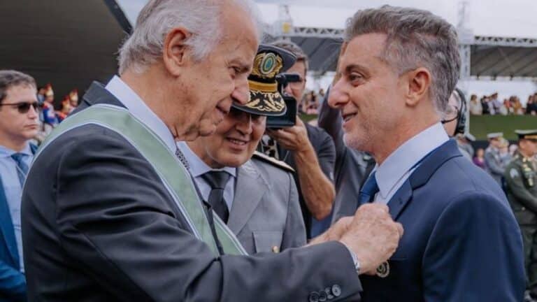Luciano Huck recebe Ordem do Mérito Militar (Imagem: CComSEx)