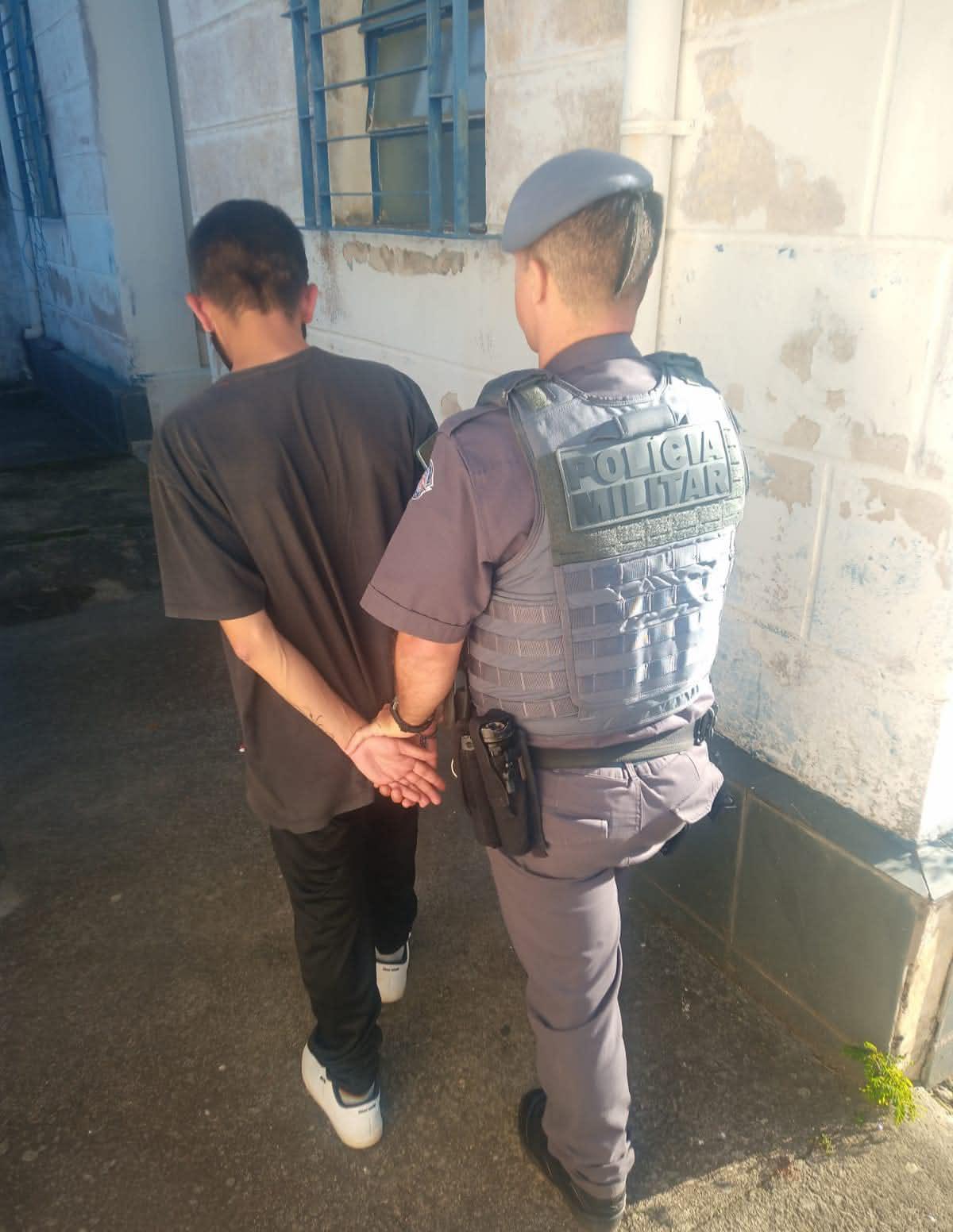 Suspeito preso por roubo de pistola do Exército em São Luis de Paraitinga