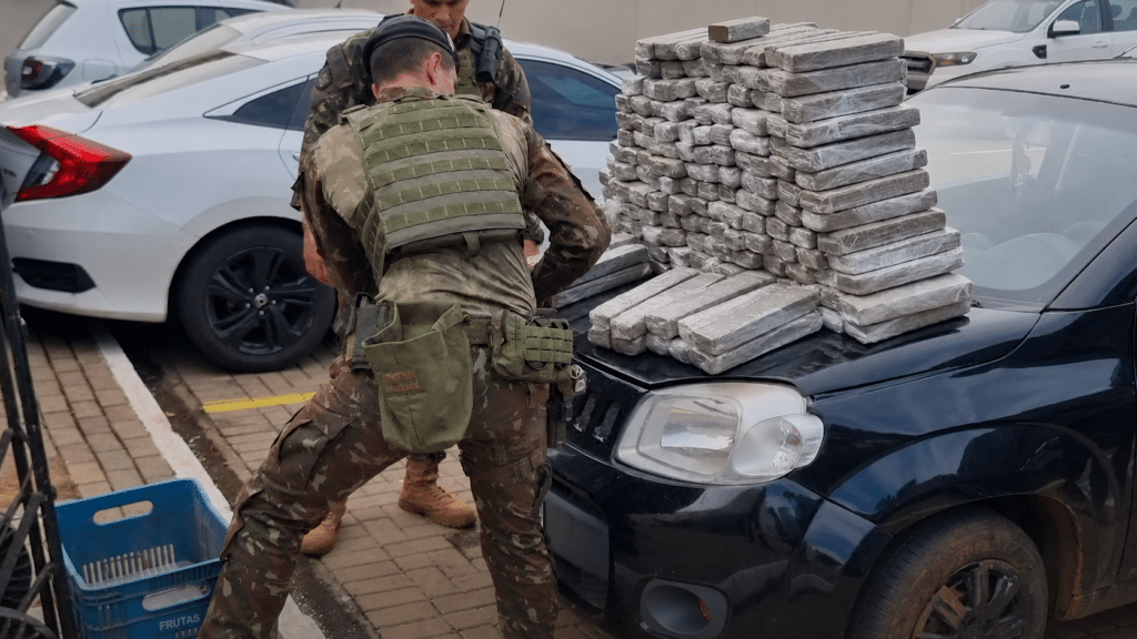 Droga foi apreendida pelo Exército após perseguição da região de Cascavel