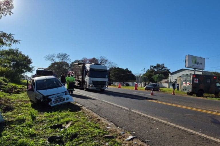Engavetamento em barreiras do Exército em Umuruama - PR