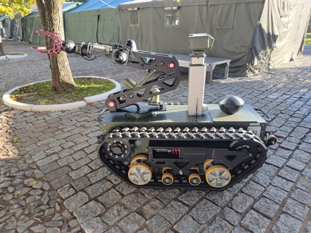 Robô antibombas do Exército é de fabricação nacional
