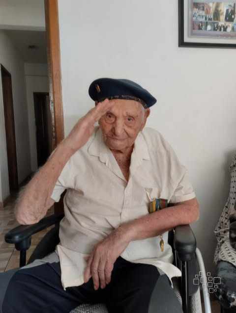 Veterano da FEB mais idoso, Joaquim Patrício de Araújo, de 107 anos, foi homenageado