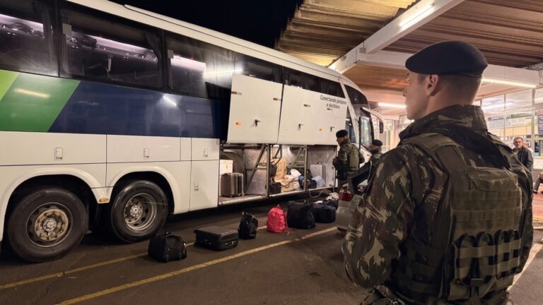 Ação do Exército no terminal rodoviário de São Miguel D'Oeste