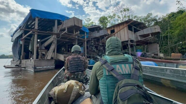 Exército inutiliza instalações de garimpo ilegal no Amazonas