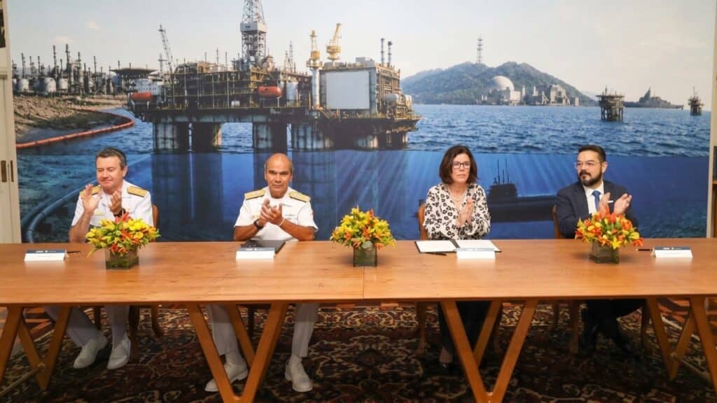 Marinha e Petrobrás assinam convênio de cooperação sobre Margem Equatorial