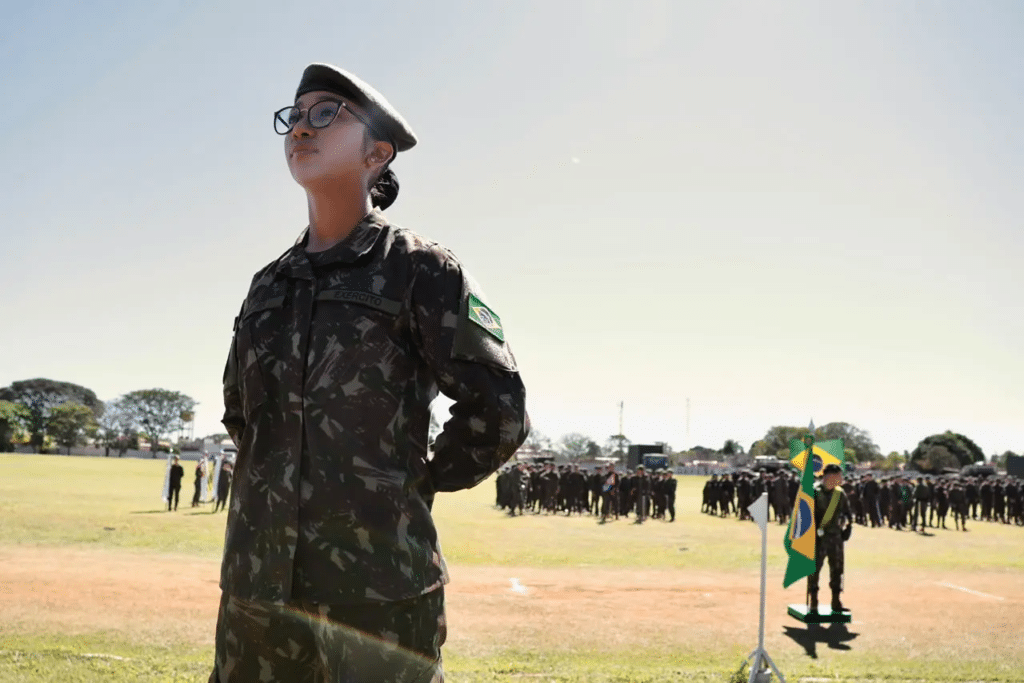 A soldado recruta Thaysa Gonçalves, de 18 anos, realizou o sonho de se tornar militar