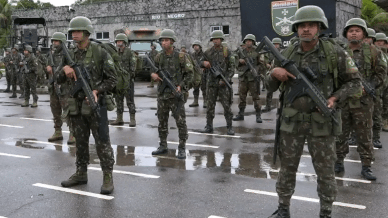 Militares do comando militar do Rio Negro