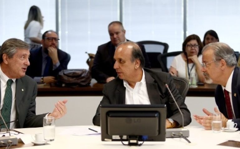 12jan2018-os-ministros-torquato-jardim-e-raul-jungmann-encontraram-o-governador-do-rio-luiz-fernando-pezao-no-centro-nesta-sexta-1515771400093_615x300