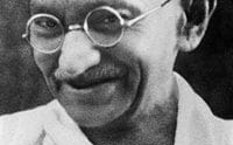 200px-Portrait_Gandhi