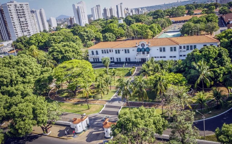 O prédio histórico do 44º Batalhão de Infantaria Motorizado está localizado na região central de Cuiabá
