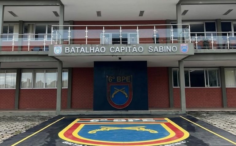 Coletes sumiram do 6º Batalhão de Polícia do Exército, em Salvador