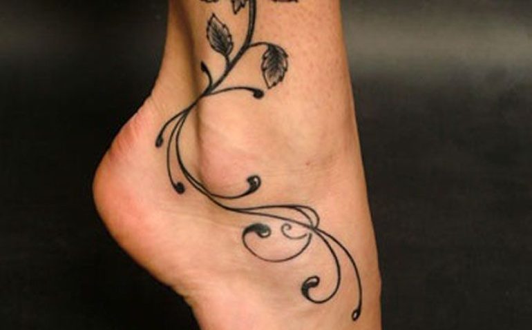 921b6321e152e2f6e30f8284ffe1de8b-rose-ankle-tattoos-flower-tattoos