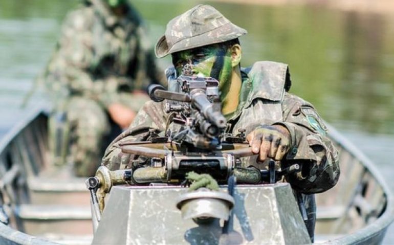 95907289_exercito4