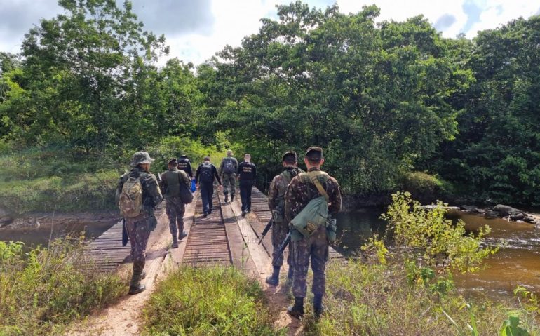 Equipes do Exército e PF atuando nas áreas garimpeiras — Foto: Polícia Federal/Divulgação