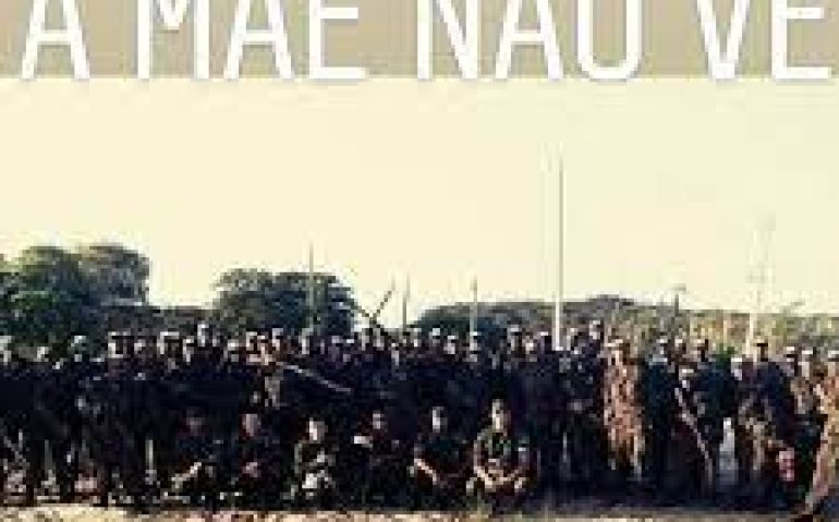 AQUI O FILHO CHORA E A MÃE NÃO VÊ