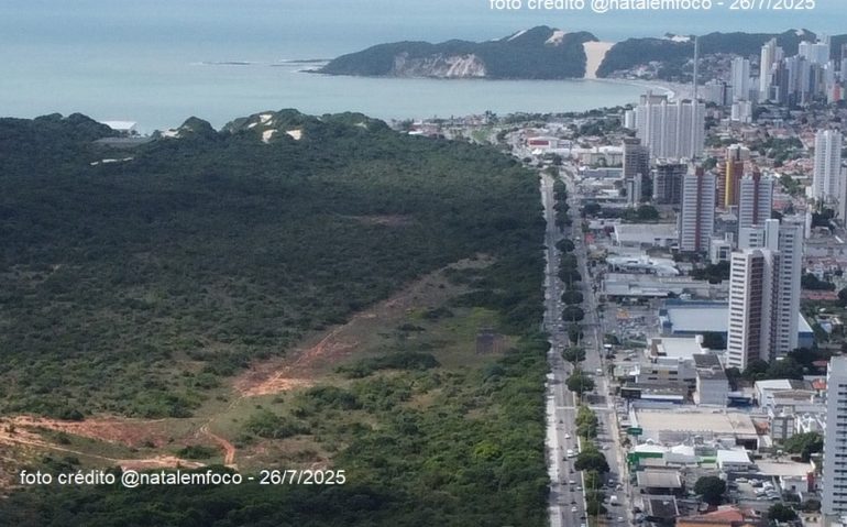 ÁREA DO EXÉRCITO NA AVENIDA ROBERTO FREIRE - NATAL