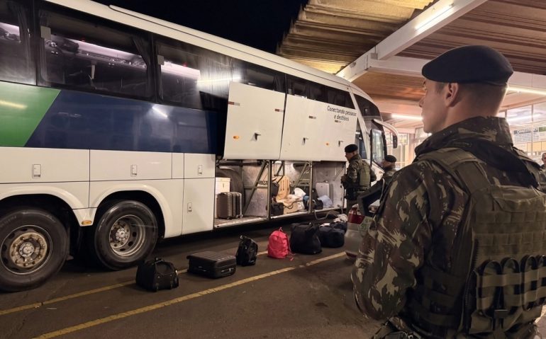 Ação do Exército no terminal rodoviário de São Miguel D'Oeste