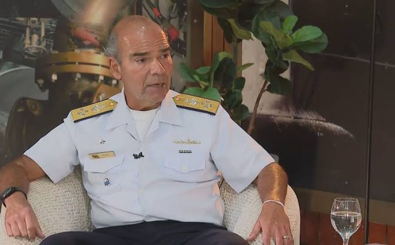 O comandante da Marinha, Almirante Olsen, concedeu entrevista a CNN Brasil