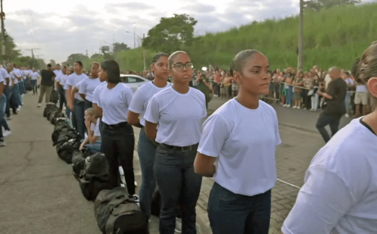 Alunas do curso de fuzileiros navais — Foto: Reprodução/TV Globo