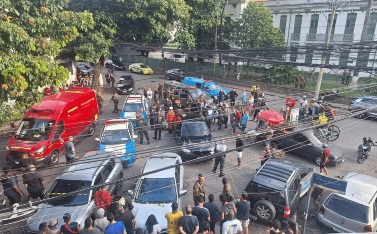 Tentativa de assalto na Rua Barão de Mesquita, na Tijuca, na tarde deste sábado (20)
Reprodução/Redes sociais