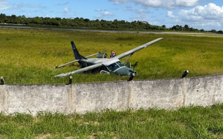 Um avião da FAB caiu na região de Porto Seguro