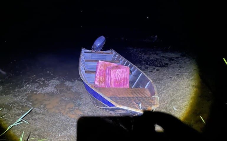 BARCO ABANDONADO EM ITAIPU