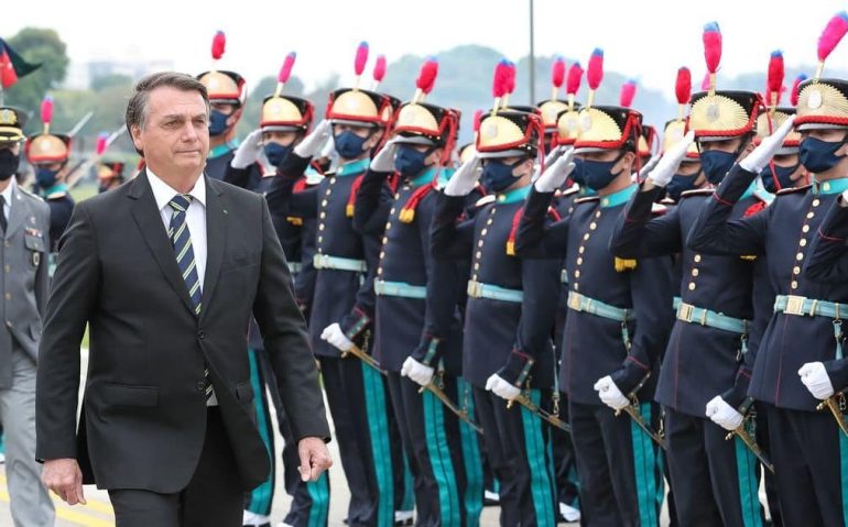 Cerimônia de Entrega de Espadim aos Cadetes da Turma “Centenário da Missão Militar Francesa no Brasil”. 
Foto: Marcos Corrêa/PR