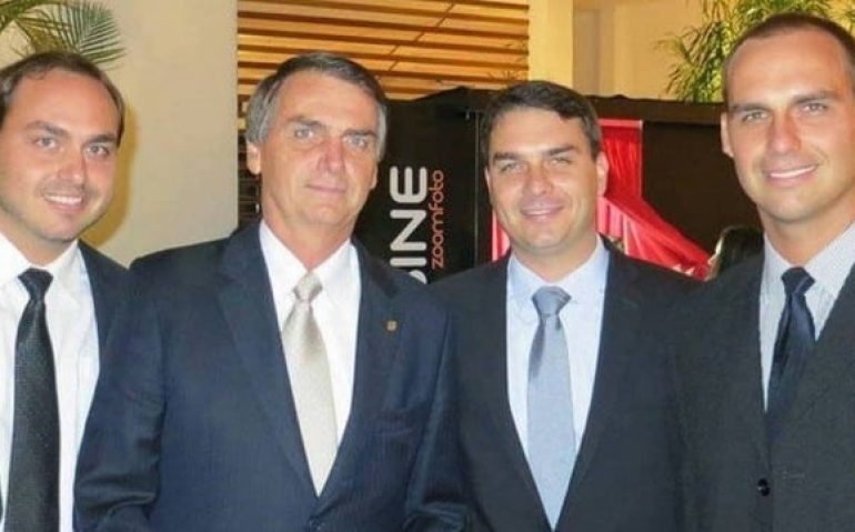 BOLSONARO E FILHOS