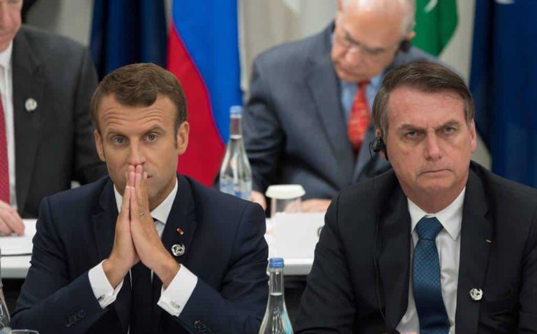 Emmanuel Macron e Jair Bolsonaro durante encontro na reunião do G20 em Osaka, em 2019
- Jacques Witt - 28.jun.2019/Pool/AFP