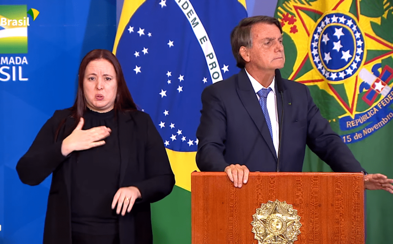 BOLSONARO EM SOLENIDADE