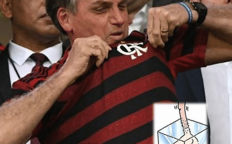 Presidente Jair Bolsonaro, no estádio Mané Garrincha, com a camisa do Flamengo
Imagem: Edu Andrade/FatoPress/Estadão Conteúdo - Edição: Montedo.com