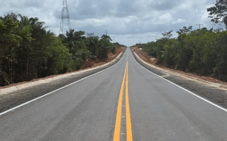 Exército e DNIT finalizaram a pavimentação de mais seis quilômetros do lote 4 da BR-156/AP, no trecho Sul — Foto: DNIT/Divulgação