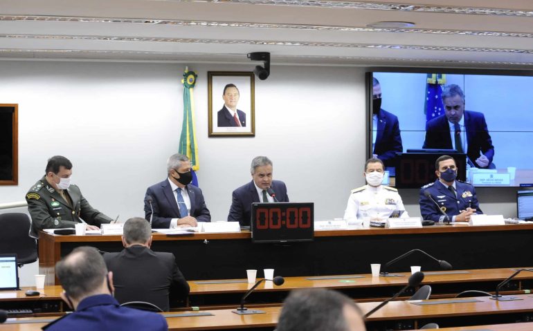 BRAGA NETTO E COMANDANTES NA CREDEN