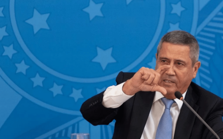 O ex-ministro da Defesa e possível candidato à Vice-Presidência na chapa de Bolsonaro, general Walter Braga Netto, recebeu R$ 306 mil a mais em um ano. (Hugo Barreto/Metrópoles)