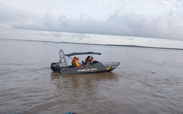 Idoso de 64 anos desapareceu após naufrágio de embarcação do tipo "voadeira", no Rio Amazonas, em Parintins. — Foto: Divulgação