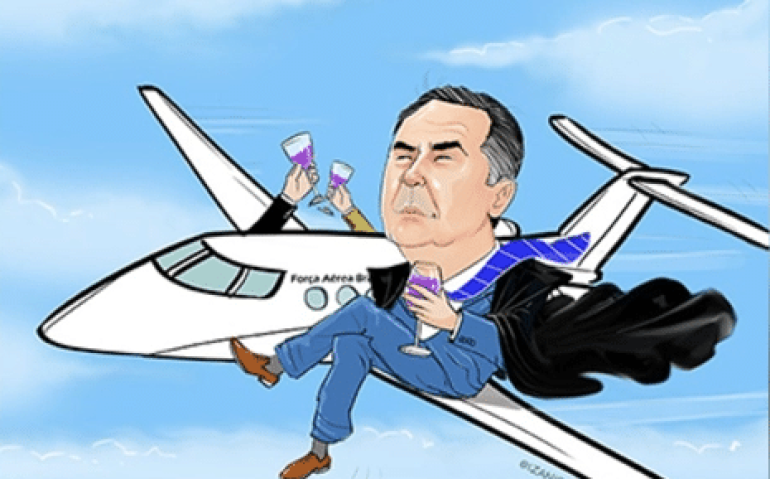 Barroso em jatinho da FAB