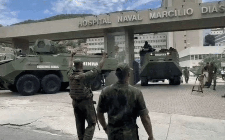 Na imagem, os veículos blindados da Marinha que foram usados no perímetro do Hospital Marcílio Dias, na Zona Norte do Rio, em dezembro de 2024