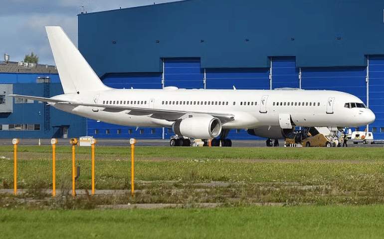 Boeing 757 de matrícula 00-9001 da Força Aérea dos EUA — Foto: Reprodução/wikimedia commons