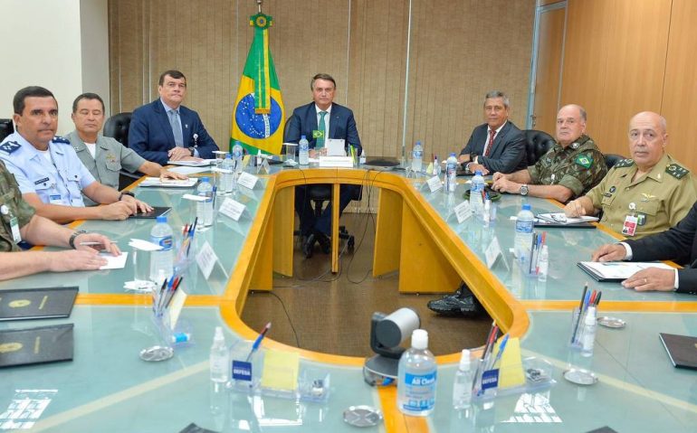 Reunião de Jair Bolsonaro com os comandantes das Forças Armadas e outros participantes, no último dia 3 - @DefesaGovBr no Twitter
