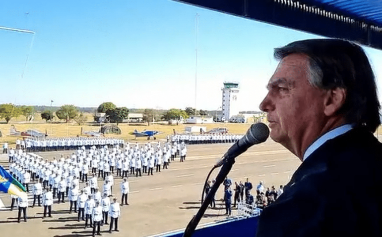 Jair Bolsonaro cumpre agenda em Pirassununga — Foto: Reprodução/Facebook