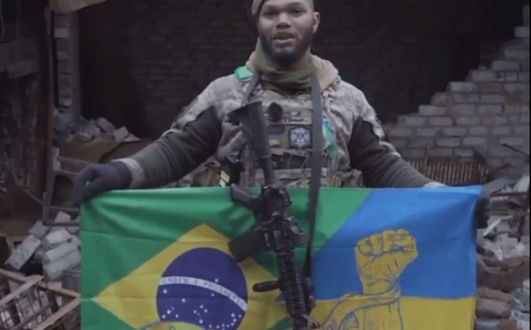 Brasileiro Max Panavo, morto em combate na Ucrânia