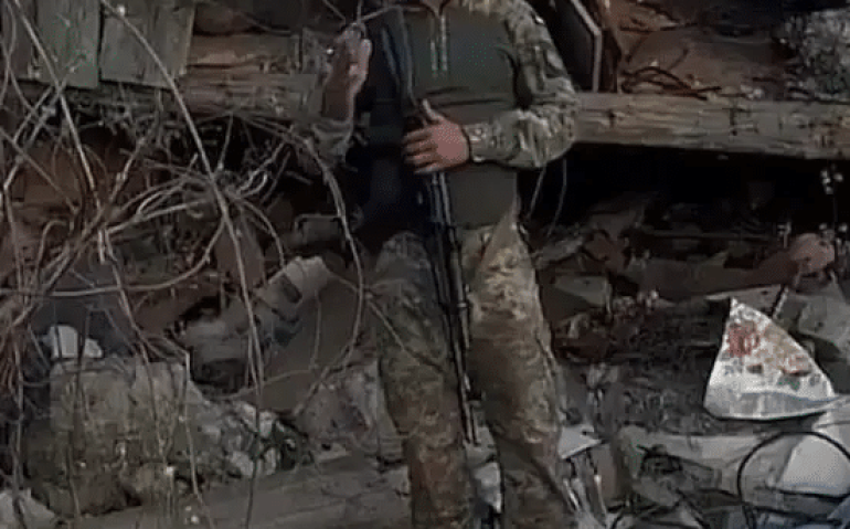Rafael Paixão de Oliveira faz parte de grupo de voluntários na guerra na Ucrânia há dez meses. – (X/Reprodução)