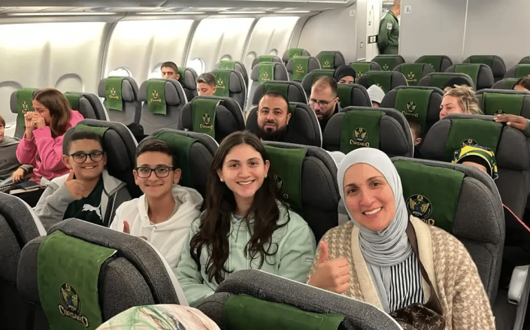Cidadãos brasileiros estão sendo trazidos de volta ao País pela Força Aérea - Foto: Divulgação/FAB