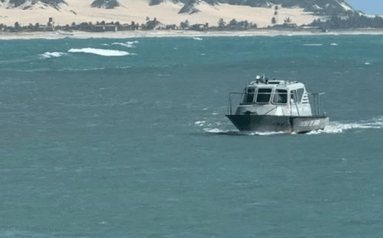 Buscas por marinheiro desaparecido em Natal